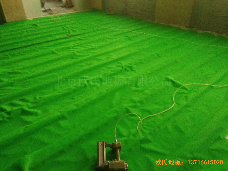 �R���w���赸�W(xu��)У�\��ľ�ذ尲�b����2